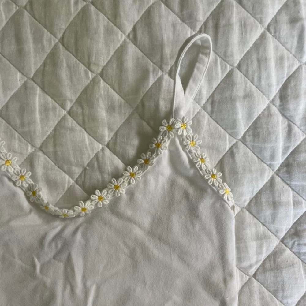 Forever 21 Flower cropped tank top